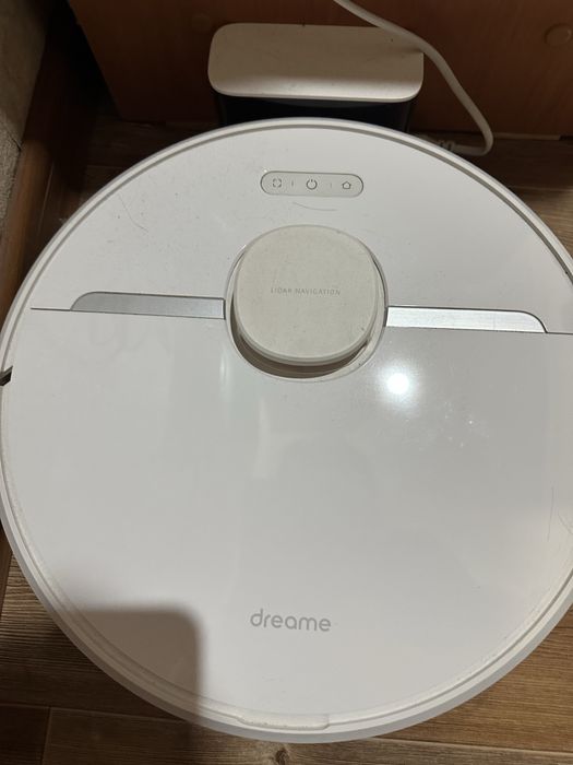 Продаю робот пылесос