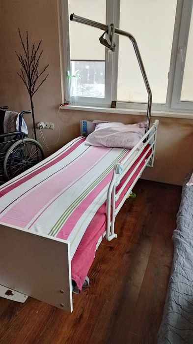 Болнично легло електрическо в отлично състояние