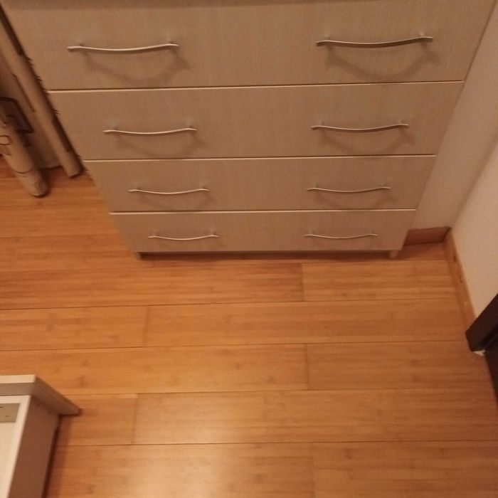 vand dormitor pat comoda noptiera