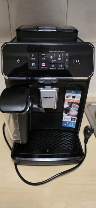 Espressor automat Philips EP2330 cu 1 an garanție Emag