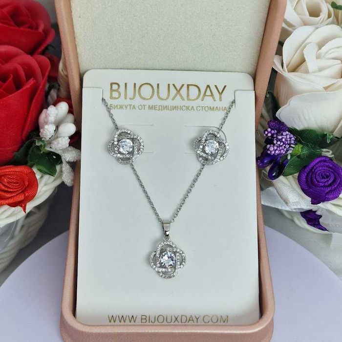 Crystal Bloom Set | колие и обеци с кристали
