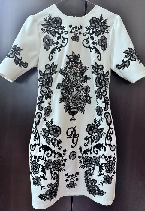 Дамска бяла рокля