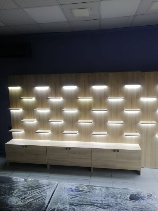 Стеллажи,полки,ветрины