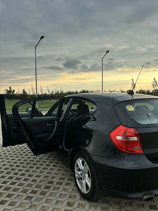 Vand BMW 118D in stare foarte buna, interior foarte bine intretinut