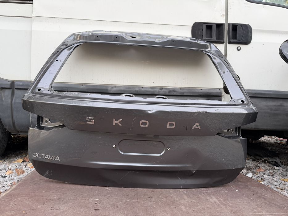 Капак Skoda Octavia 4 2020 год.-