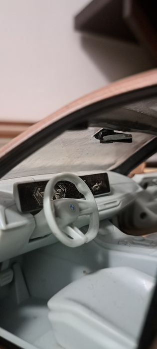 Bmw i4 în stare destul de buna scara 1.14