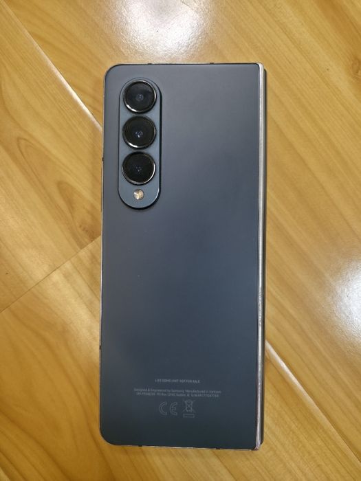 3 телефона на iPhone 17 pro