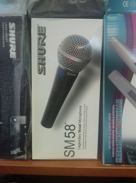 Microfon cu fir Shure Sm58
