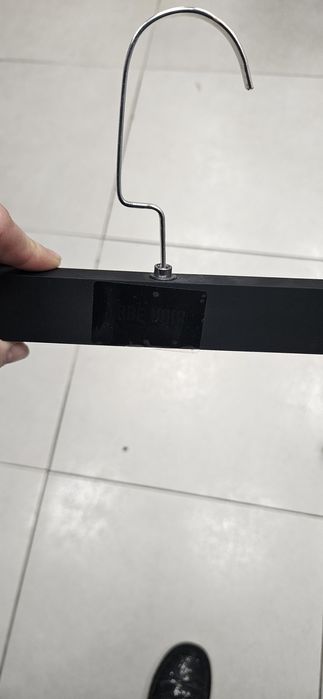 Закачалки за дрехи с храмови държачи