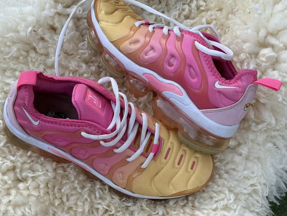 Nike Air Vapormax Plus pink оригинални дамски сникърси 38. Номер