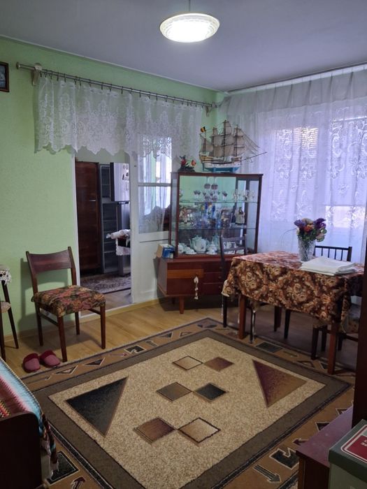 Vând apartament cu 3 camere