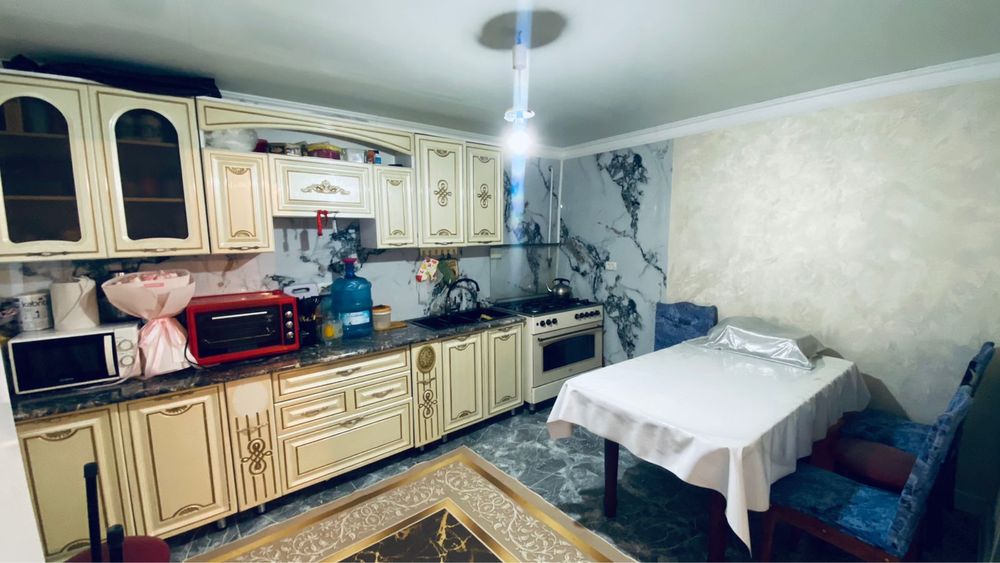 Продается дом сарай и гараж.