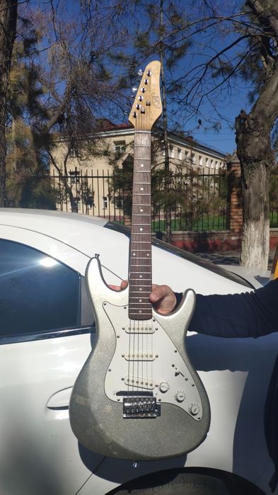 Gitara sotiladi arzon