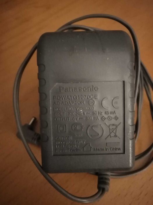 захранващи адаптери