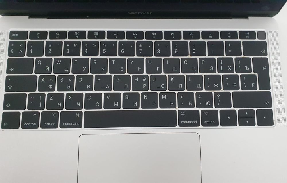 Macbook pro 13 2019. Apple macbook pro 16 512gb m2. Macbook pro 16 2019. Макбук эйр цвета живые фото. Macbook 2019 года.