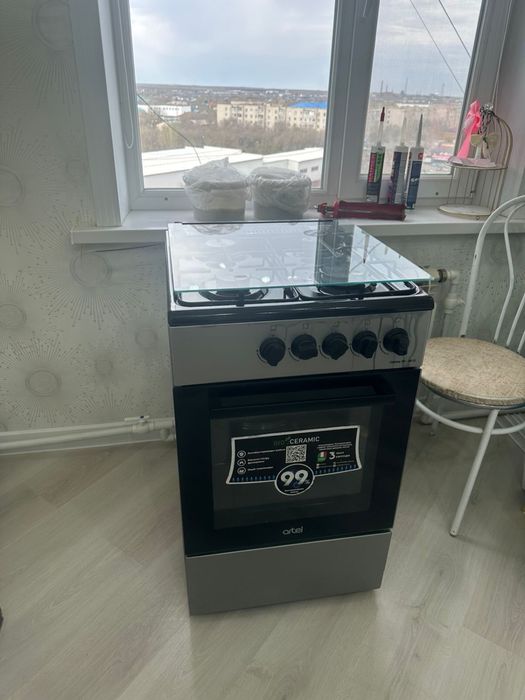 Продам газ плиту