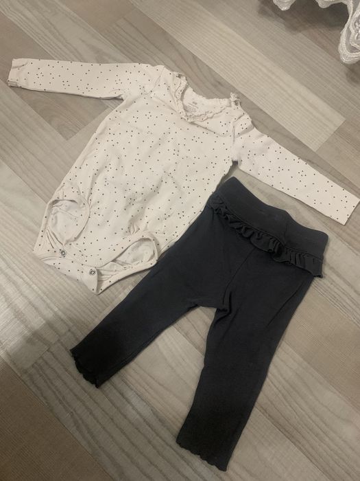 Set body+pantaloni H&M marimea 74