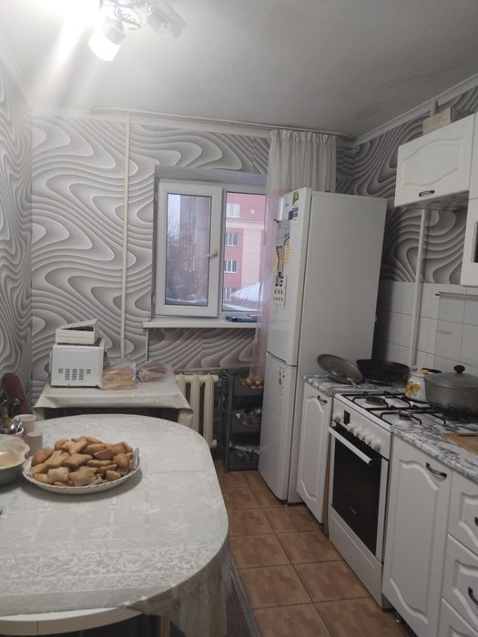 Продам квартиру 4 комнатную