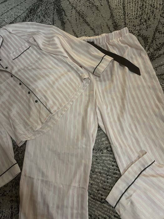 Pijama din satin New Yorker ,o purtare