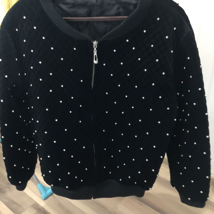 Продам куртку новая