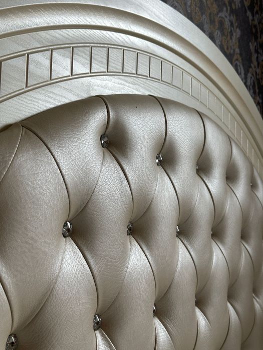 Кровать двуспальная