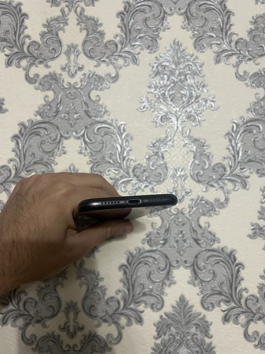 Продам IPhone 11 64gb