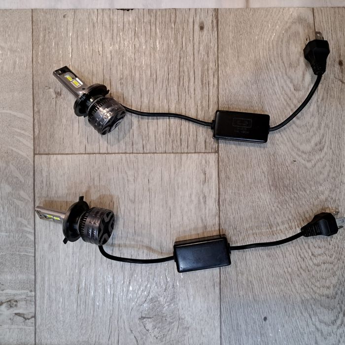 3-х контактный Н4  ЛЕД