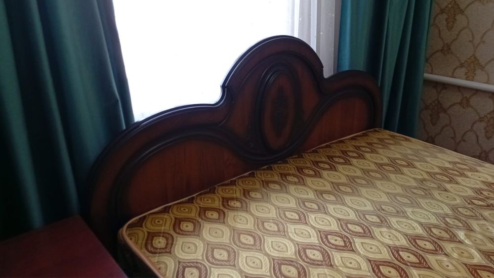 Продам кровать и тумбочку