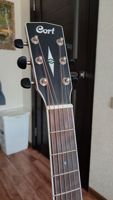 Гитара электроакустическая