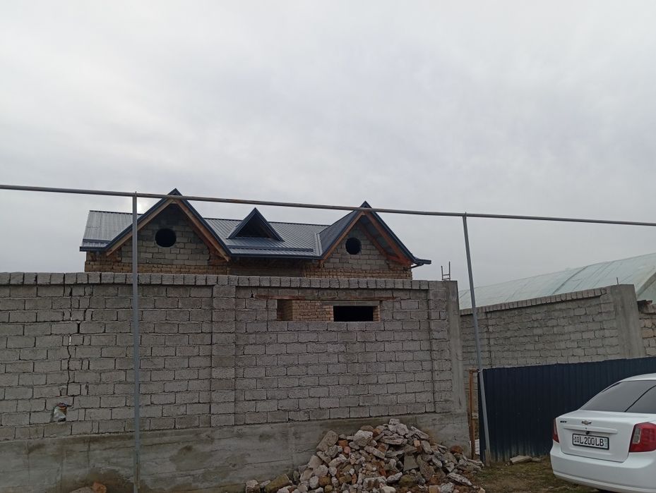 Uy sotiladi Продается