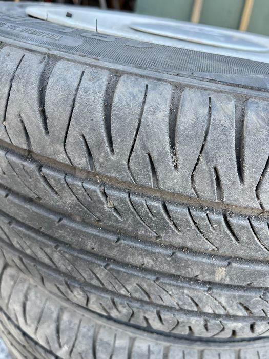 Продам 4 диска и 3 балона р14 лето