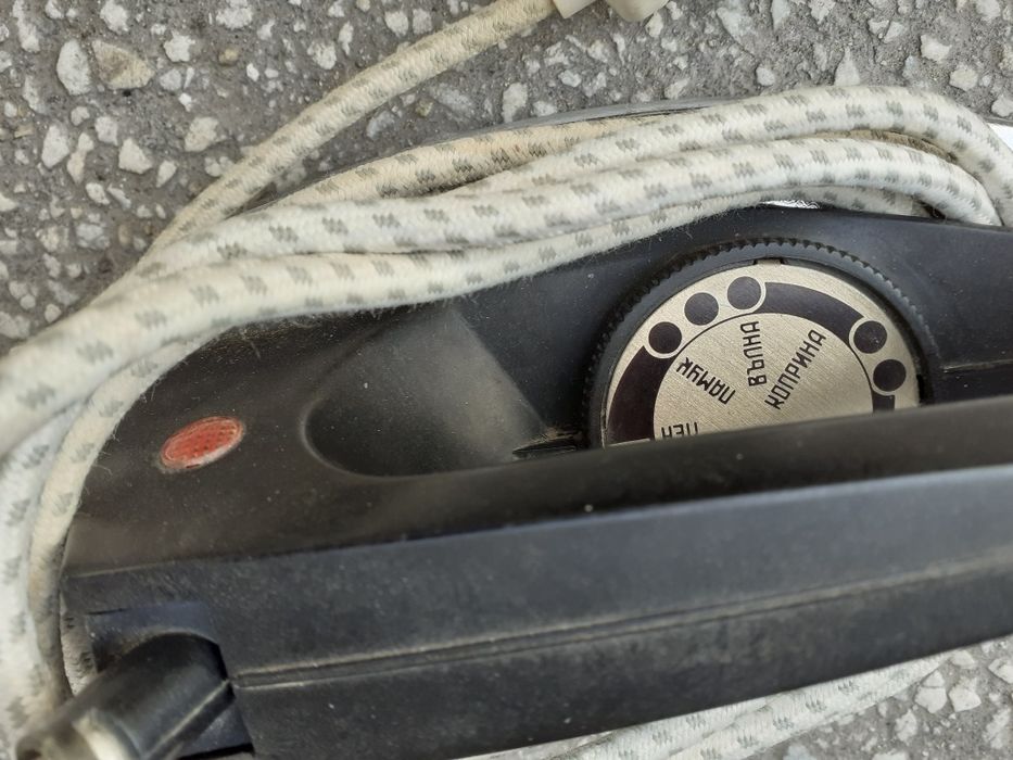 Съветска ютия работеща.Съв. ютия за ръбове.