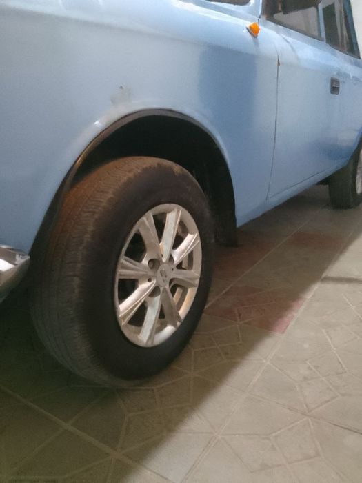 Judda yaxshi qaragan  Moskvichga