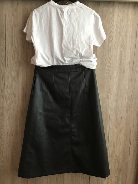 RESERVED Нова кожена пола - размер 34 / S