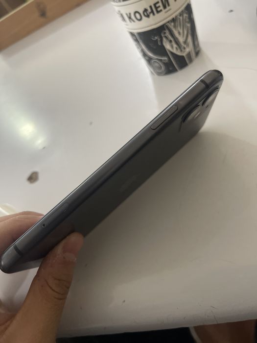 Iphone 11  с гарантиной