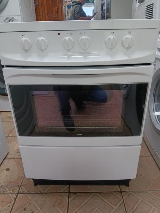 Свободно стояща печка с керамичен плот VOSS  2 години Гаранция!