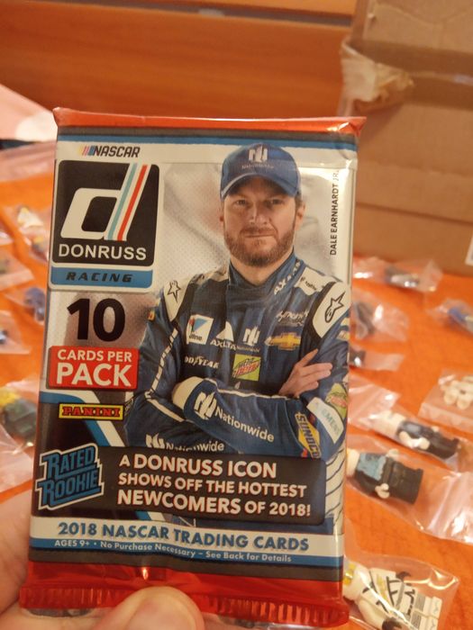 Pachetele/cartonase sporturi americane NBA UFC NFL NHL MLB Panini donruss topps