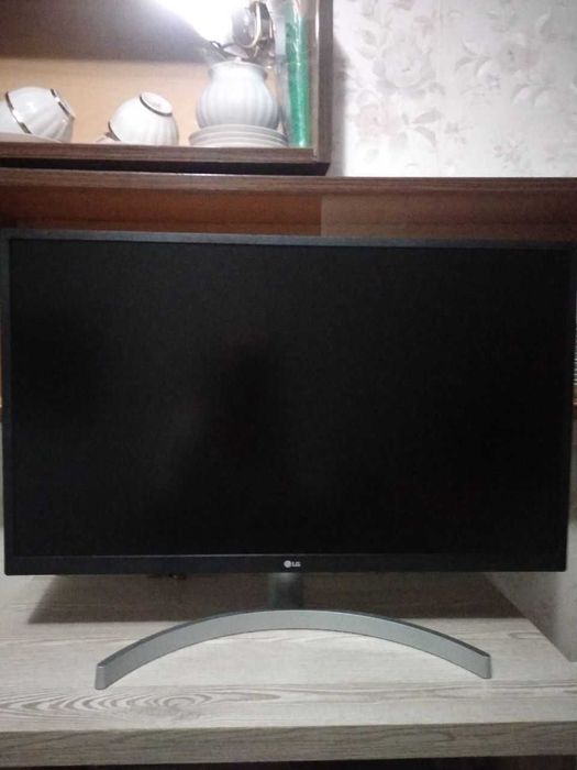 LG UHD Monitor 27UL500