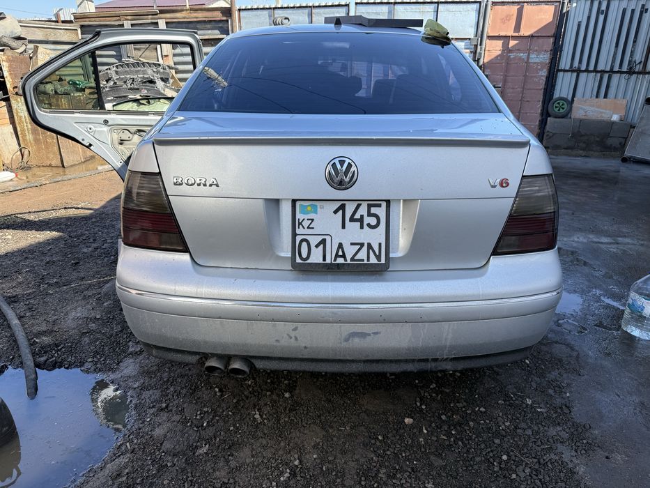 Фонари новые на Volkswagen Bora/Jetta mk4