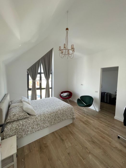 Închiriez duplex