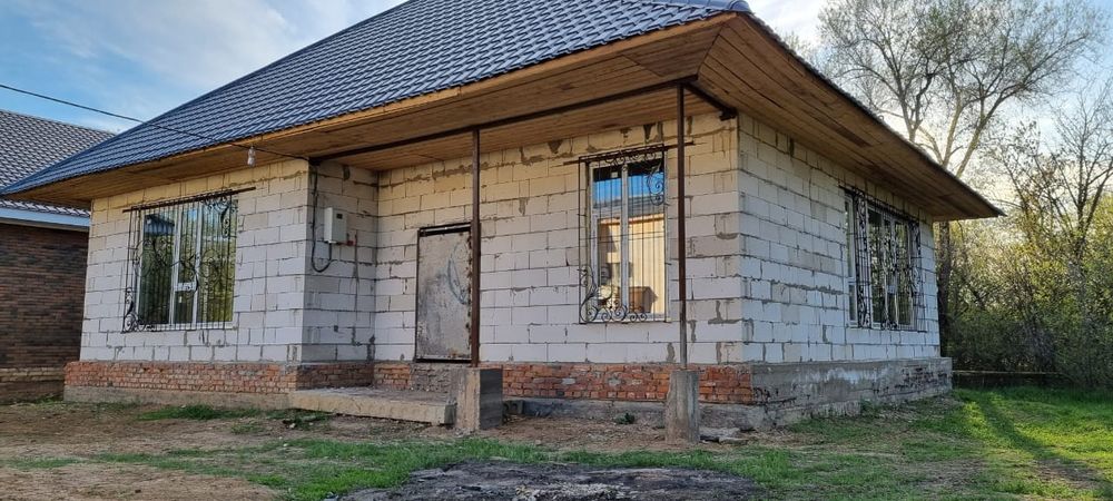 Продам 4-х комнатный дом п. Деркул.