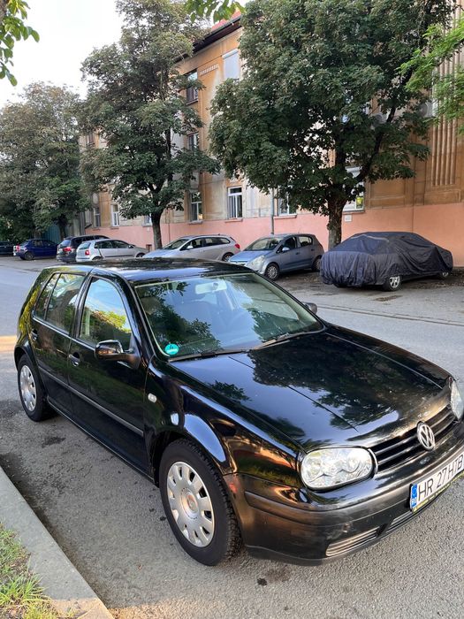VOLKSWAGEN Golf 2000