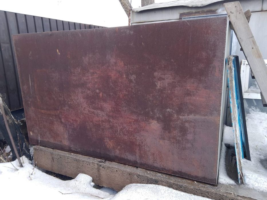 Продам баки и тепличный карказ