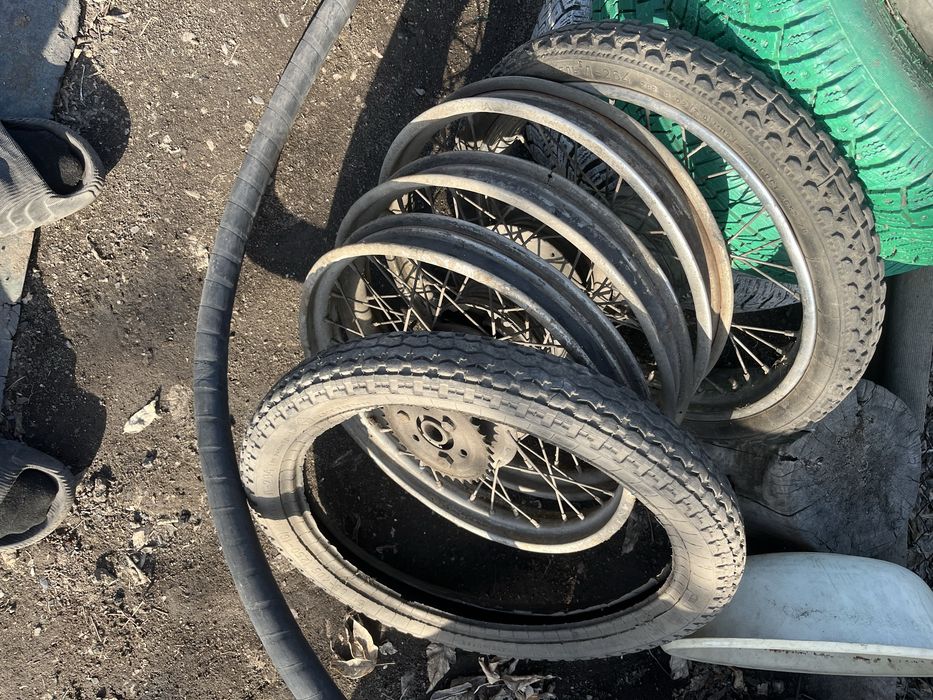 Колеса от мопеда советского.