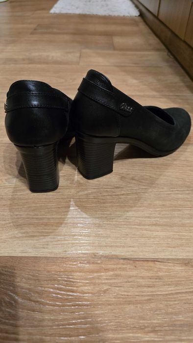 Дамски черни обувки на ток