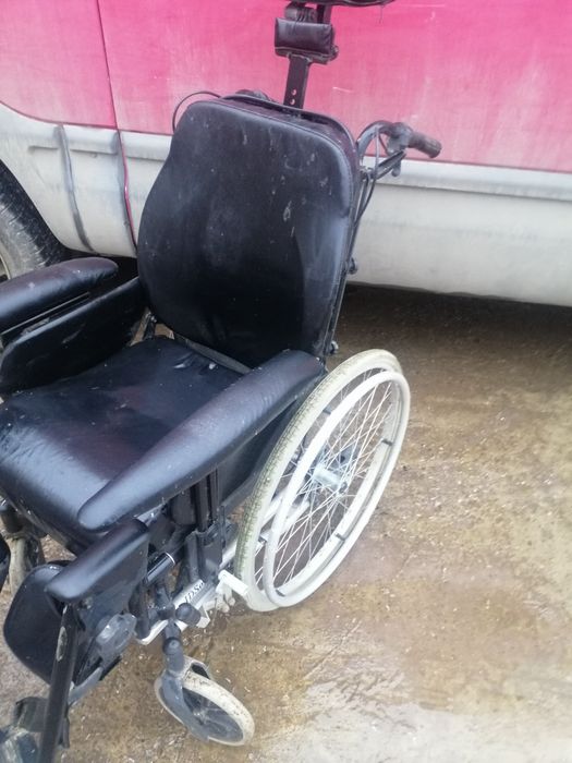 Carucior persoane cu dizabilitati stil fotoliu roti 28.