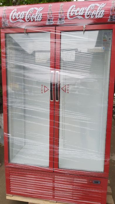 Продается витринние холодильник.