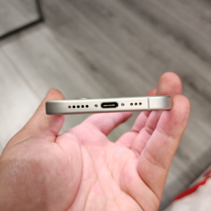 iPhone 16 cu factură