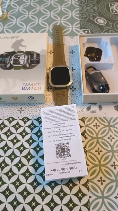 Смарт часовник чисто нов