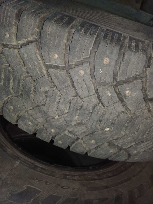 Продам зимние шины 235/75 R15